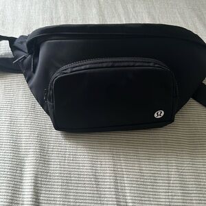 lululemon belt bag